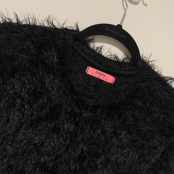 Furry / Fuzzy long sleeve knit top - Picture 3 of 9